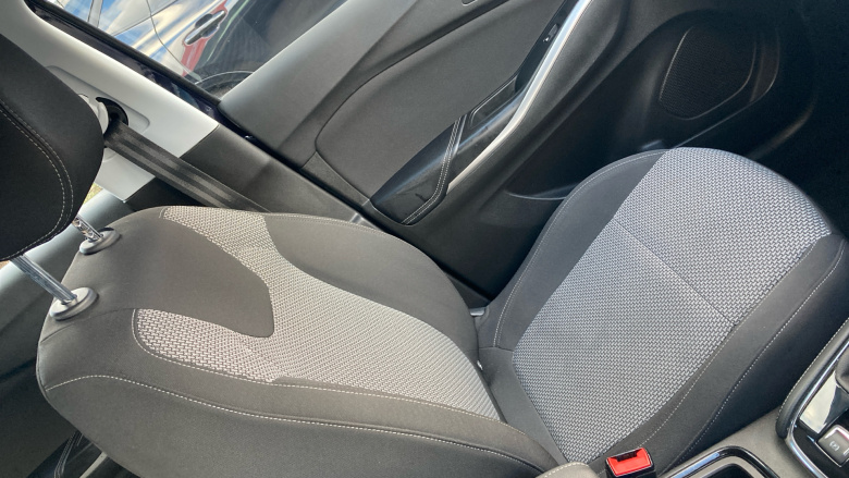 Vauxhall Grandland X 1.2 Turbo SE 5dr Petrol Hatchback